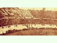 Foto: Barra: Los Cruzados • Club: Universidad Católica