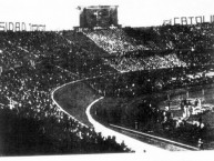 Foto: Barra: Los Cruzados • Club: Universidad Católica