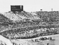 Foto: Barra: Los Cruzados • Club: Universidad Católica