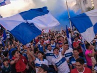 Foto: Barra: Los Cruzados • Club: Universidad Católica