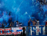 Foto: "Toda esta gente te alienta con el corazón." Barra: Los Cruzados • Club: Universidad Católica