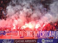 Foto: "descontrol" Barra: Los Cruzados • Club: Universidad Católica • País: Chile