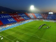 Foto: "Bandera" Barra: Los de Abajo • Club: Universidad de Chile - La U • País: Chile