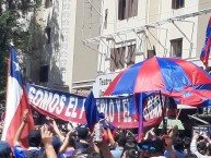 Foto: "Hinchas de la U en las protestas en Chile" Barra: Los de Abajo • Club: Universidad de Chile - La U