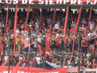 Foto: Barra: Los de Siempre • Club: Colón