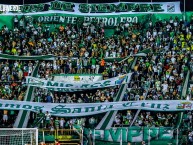 Foto: "Oriente petrolero vs wilstermann" Barra: Los de Siempre • Club: Oriente Petrolero