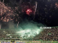 Foto: "Oriente Petrolero de visitante vs blooming" Barra: Los de Siempre • Club: Oriente Petrolero