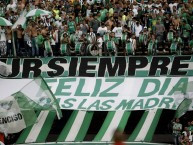 Foto: "Feliz Dia a Todas las Madres!" Barra: Los del Sur • Club: Atlético Nacional