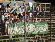 Foto: Barra: Los del Sur • Club: Deportes Puerto Montt • País: Chile