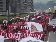 Foto: "Caravana hacia el estadio" Barra: Los Demonios Rojos • Club: Caracas • País: Venezuela