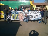 Foto: "trapo del Tito (cara de goma) y su banda" Barra: Los Guerreros • Club: Rosario Central • País: Argentina