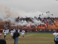 Foto: Barra: Los Leones Blancos • Club: Walter Ormeño • País: Peru