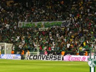 Foto: "Trapo León es Warrior" Barra: Los Lokos de Arriba • Club: León