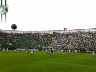 Foto: "Ascenso bicolor" Barra: Los Lokos de Arriba • Club: León • País: México