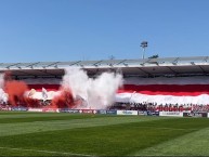 Foto: "Salida vs rangers 2024. Telón y polvo albirrojo de extintores" Barra: Los Marginales • Club: Curicó Unido • País: Chile