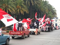 Foto: "Caravana albirroja recorre el centro de la ciudad" Barra: Los Marginales • Club: Curicó Unido • País: Chile