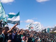 Foto: "Banderas en alto" Barra: Los Panzers • Club: Santiago Wanderers