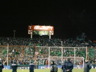 Foto: "26 de junio de 2004" Barra: Los Pibes de Chicago &bull; Club: Nueva Chicago