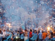 Foto: Barra: Los Piratas Celestes de Alberdi • Club: Belgrano • País: Argentina