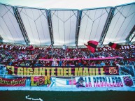 Foto: "El Gigante del Maule" Barra: Los Rojinegros • Club: Rangers de Talca • País: Chile