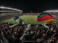 Foto: "Os Loucos da Papada ðŸ“¸: @AlambradoAlviverde" Barra: Loucos da Papada • Club: Juventude • País: Brasil