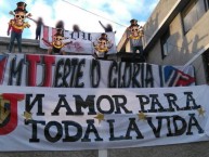 Foto: "Integrantes de la fracción Muerte o Gloria" Barra: Muerte Blanca • Club: LDU