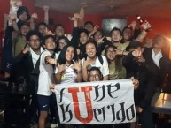 Foto: "LokUra y descontrol" Barra: Muerte Blanca • Club: LDU • País: Ecuador