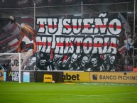 Foto: "Tu sueño, mi historia" Barra: Muerte Blanca &bull; Club: LDU