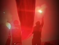 Foto: "Muerte Blanca - Los del valle. " Barra: Muerte Blanca &bull; Club: LDU