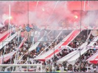 Foto: Barra: Muerte Blanca • Club: LDU