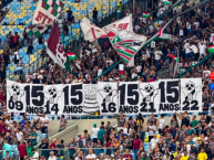 Foto: "Torcida Tricolor provocando as debutantes" Barra: O Bravo Ano de 52 &bull; Club: Fluminense &bull; País: Brasil