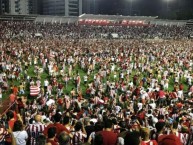 Foto: "Invasión de los hinchas de Náutico tras su ascenso a la Serie B en Brasil, 08/09/2019" Barra: Os Centenários dos Aflitos • Club: Náutico • País: Brasil