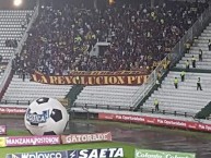 Foto: "Año 2018 en la ciudad de Manizales" Barra: Revolución Vinotinto Sur • Club: Tolima • País: Colombia