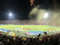 Foto: Barra: Revolución Vinotinto Sur • Club: Tolima • País: Colombia