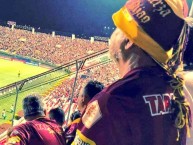 Foto: Barra: Revolución Vinotinto Sur • Club: Tolima • País: Colombia