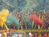 Foto: Barra: Revolución Vinotinto Sur • Club: Tolima • País: Colombia