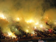 Foto: Barra: Revolución Vinotinto Sur • Club: Tolima • País: Colombia