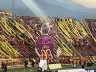 Foto: Barra: Revolución Vinotinto Sur • Club: Tolima • País: Colombia