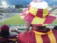 Foto: Barra: Revolución Vinotinto Sur • Club: Tolima