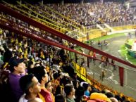 Foto: Barra: Revolución Vinotinto Sur • Club: Tolima