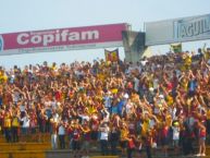 Foto: Barra: Revolución Vinotinto Sur • Club: Tolima