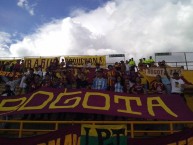 Foto: "Filial Bogota" Barra: Revolución Vinotinto Sur • Club: Tolima • País: Colombia