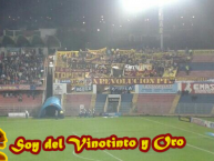 Foto: Barra: Revolución Vinotinto Sur • Club: Tolima • País: Colombia