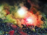 Foto: Barra: Revolución Vinotinto Sur • Club: Tolima