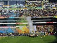 Foto: "RITUAL DEL KAOZ Y LA MONUMENTAL EN UN ENTRENAMIENTO A PUERTA ABIERTA" Barra: Ritual Del Kaoz • Club: América