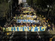 Foto: "Caminando al Azteca para el partido vs Tigres" Barra: Ritual Del Kaoz • Club: América • País: México