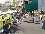 Foto: "Caminando al Azteca para el partido vs Tigres - 2013" Barra: Ritual Del Kaoz • Club: América