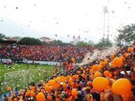 Foto: Barra: Super Naranja - Inmortal 12 - LBC • Club: Club Deportivo Ãguila