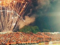 Foto: Barra: Super Naranja - Inmortal 12 - LBC • Club: Club Deportivo Ãguila