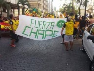 Foto: "Homenaje a Chapecoense" Barra: Sur Oscura • Club: Barcelona Sporting Club